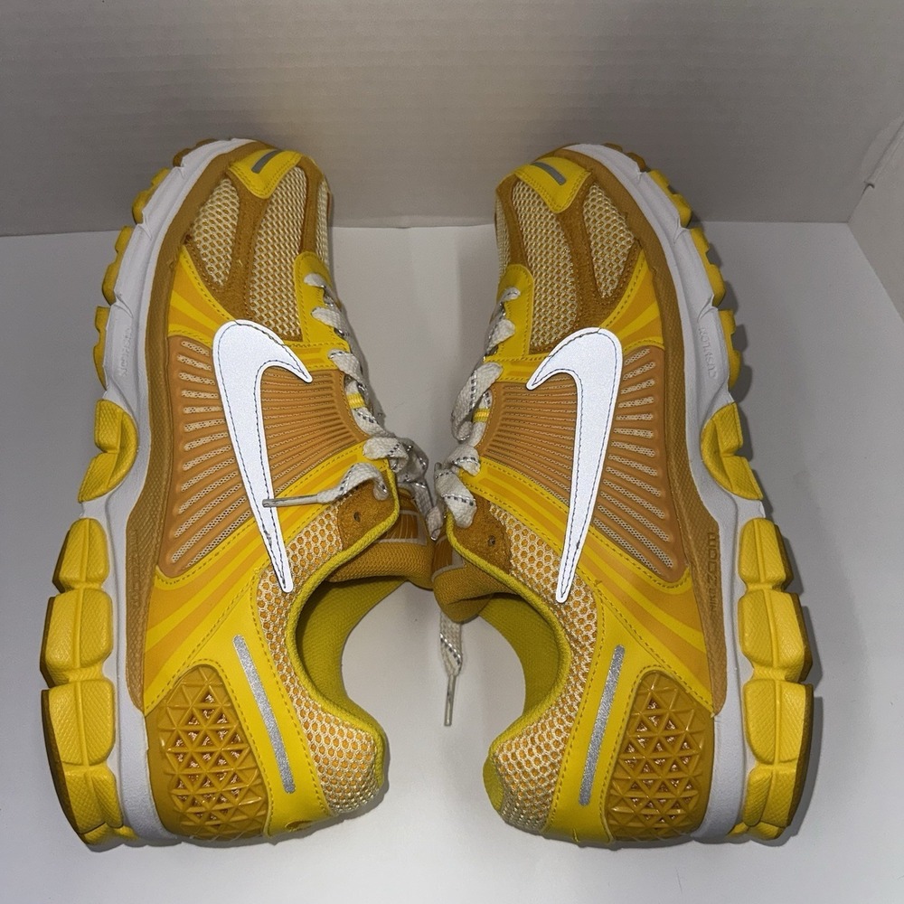 FJ4453-765 Mens Nike ZOOM VOMERO 5 YELLOW OCHRE Shoes Sneakers Size 12.5 US - Picture 7 of 10